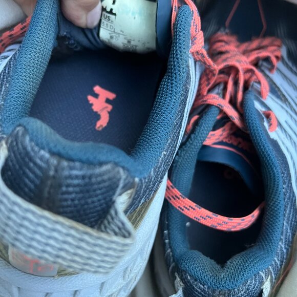 Hoka One Speedgoat 4 TrailRunning Shoes Womens size 5.5 - Picture 6 of 6